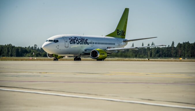 Авиакомпания airBaltic прощается с последним самолетом Boeing 737